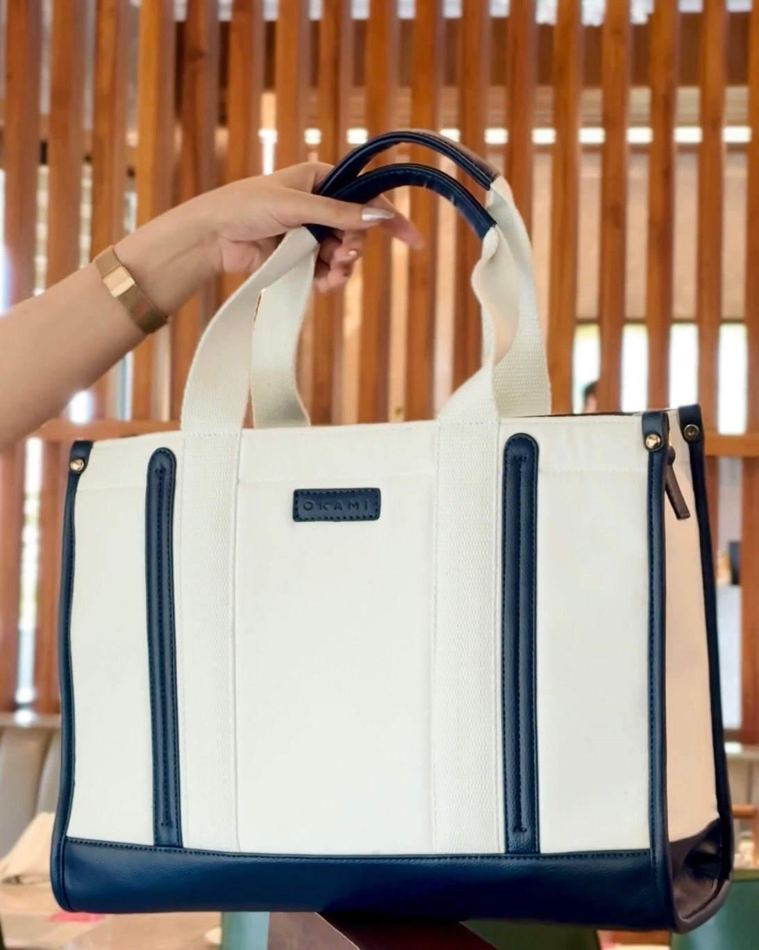 Everyday Women's Canvas Tote Bag for Laptops up to 14 Inches (White-Blue)